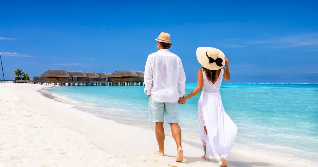 couple-on-a-honeymoon-in-the-maldives